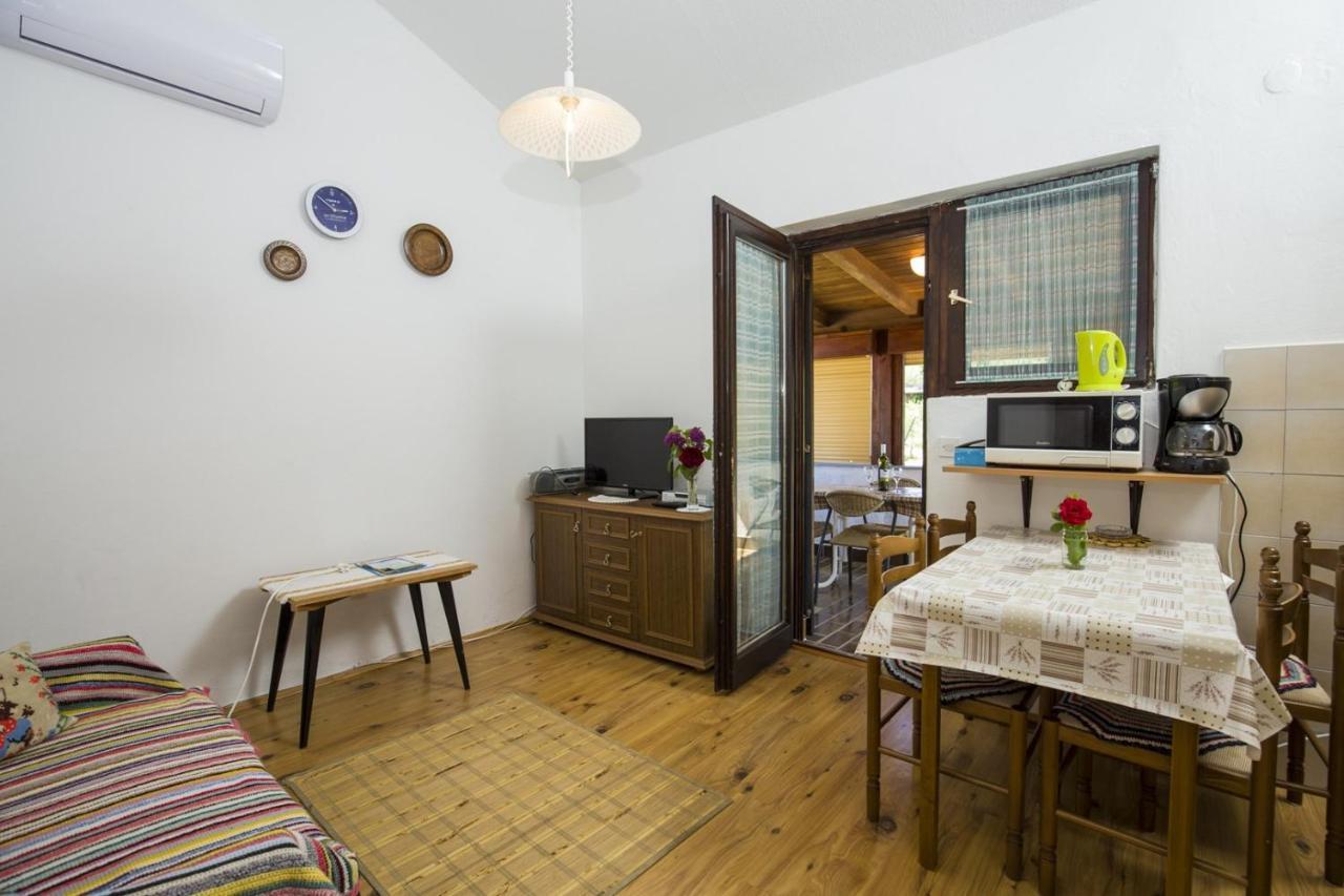 Apartment Vili Pinezici  Exterior photo